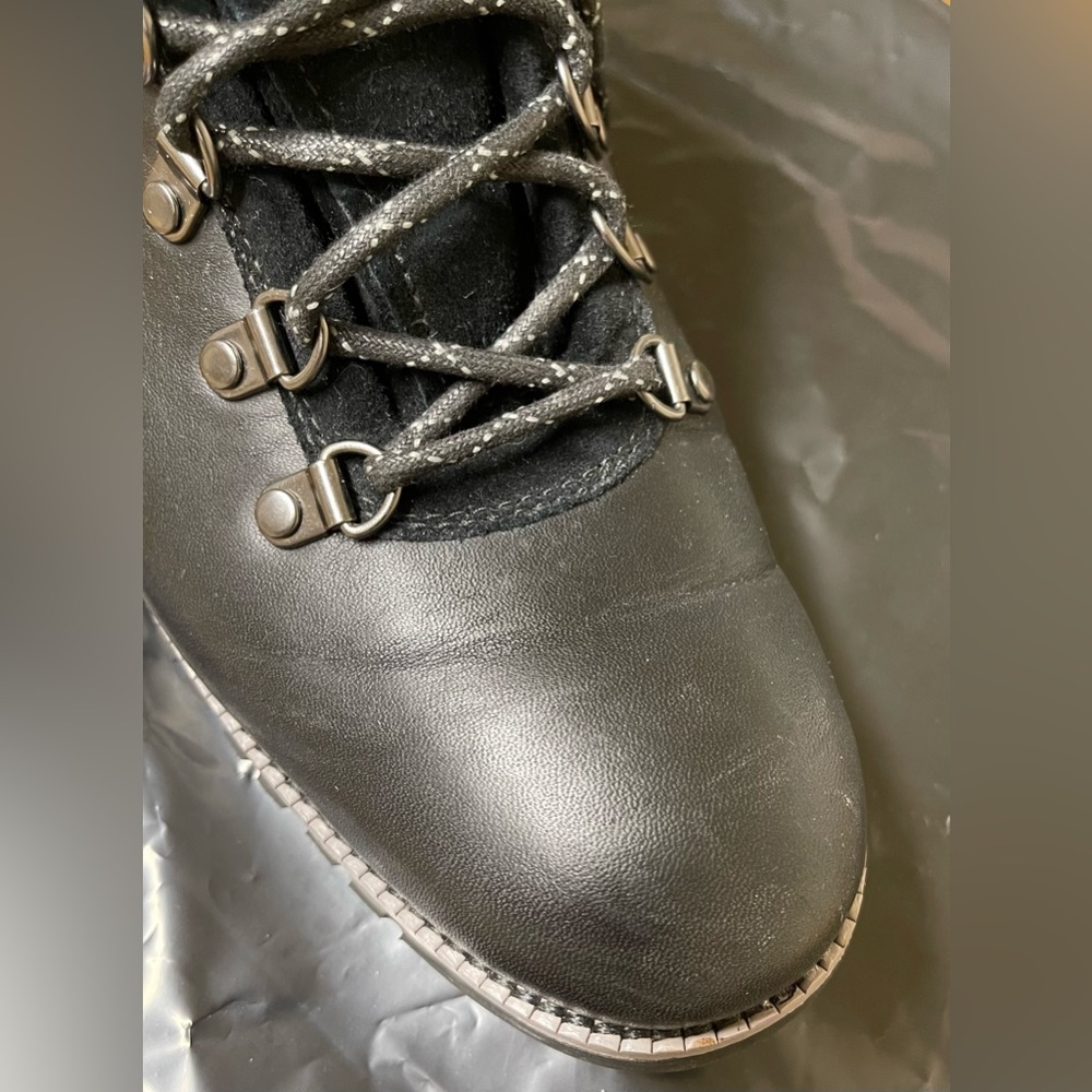 CLEARANCE! Cole Haan Mens ZeroGrand Water-Resistant
Hiker Boots Size: 9M - Picture 14 of 15